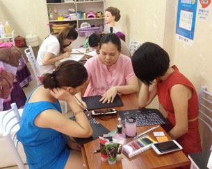 【南寧美甲學(xué)?！繉W(xué)員專訪丨幸福生活是要靠自己努力拼搏得來的