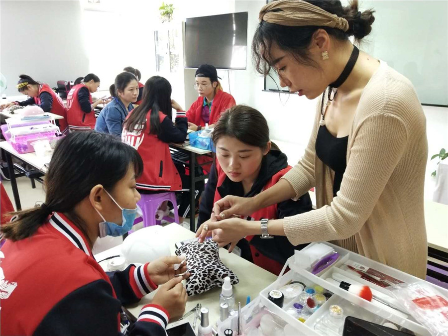 南寧美甲學校_教學口碑_辦學實力_培訓(xùn)排行