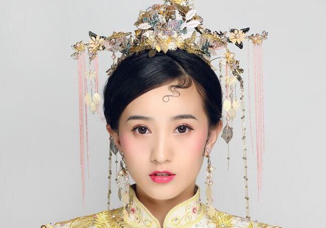 麗竹彩妝作品 | 略施粉黛， 一抹朱唇紅艷