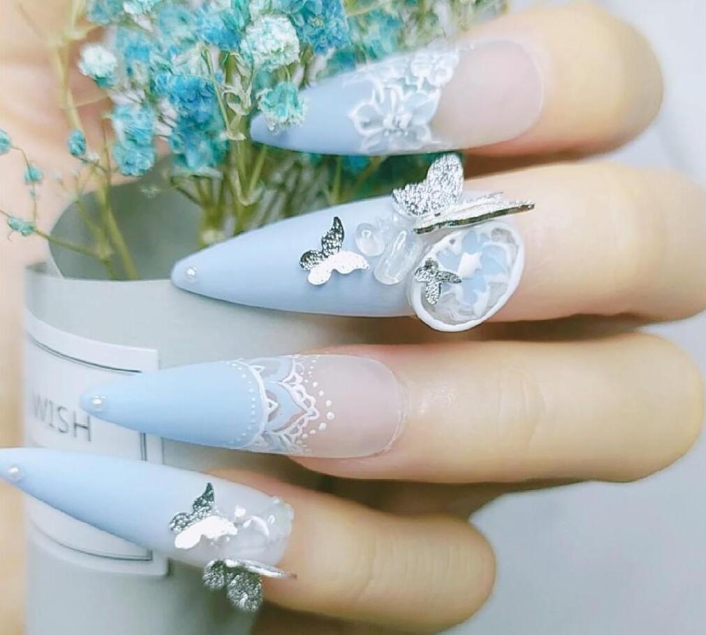 南寧美甲學(xué)校：蝶戀花美甲，讓你指尖生花