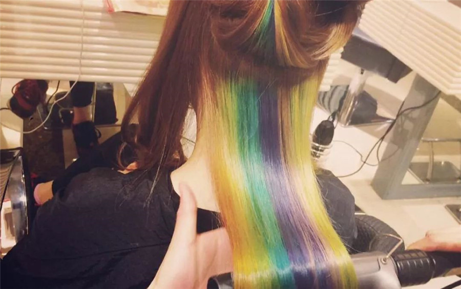 南寧美發(fā)學(xué)校：美發(fā)“爆頂”的問(wèn)題怎么解決