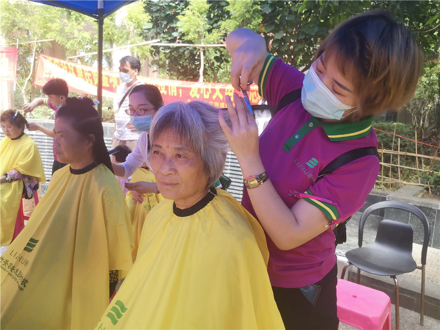 麗竹美發(fā)大篷車一路暢行，實(shí)踐出真知