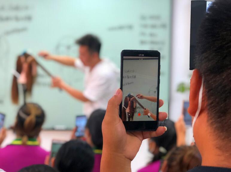 南寧美發(fā)課堂：記錄在手機里的美發(fā)課堂