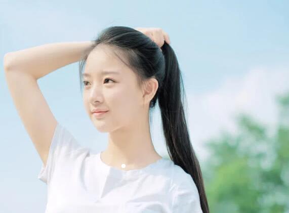 南寧化妝學(xué)校：“綠茶妝”化妝教程