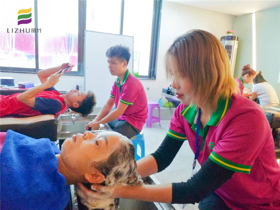 美發(fā)學員感言：是你們讓我滿懷希望