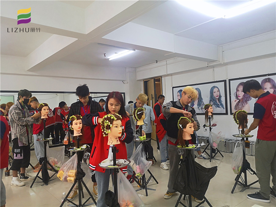 美發(fā)學(xué)校：早上好！美發(fā)追夢人