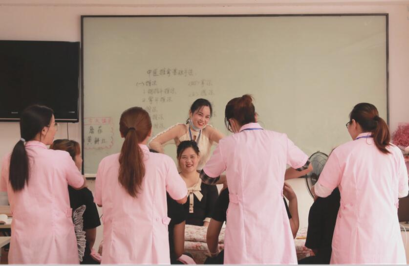 南寧美容學校：中醫(yī)推拿基礎練習