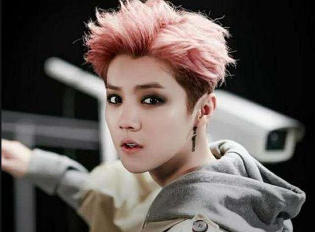 南寧化妝學校教你基礎(chǔ)煙熏妝教程