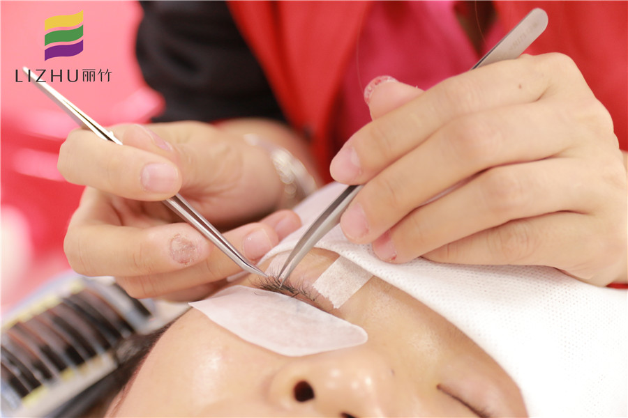 美甲美睫培訓(xùn)：未來可期的美業(yè)人