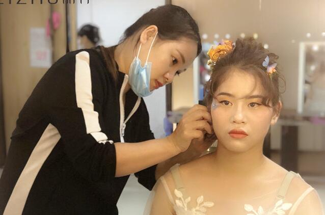 化妝學員心得：這么快就畢業(yè)了