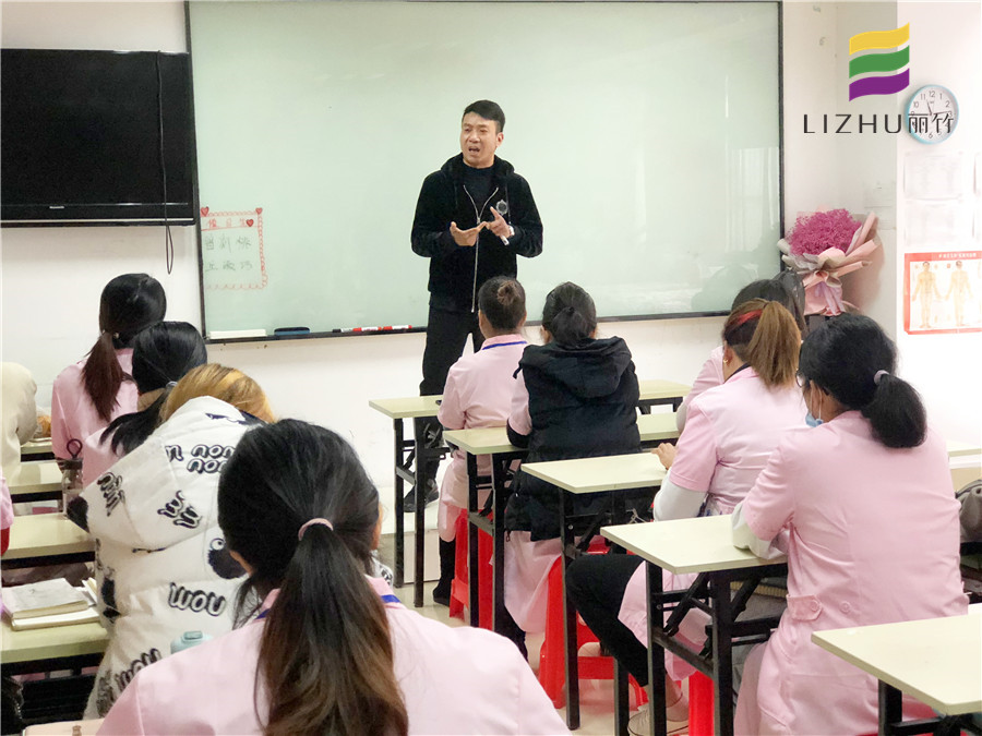 美容就業(yè)：因?yàn)椤皭矍椤彼孕腋?>
								
								<span id=