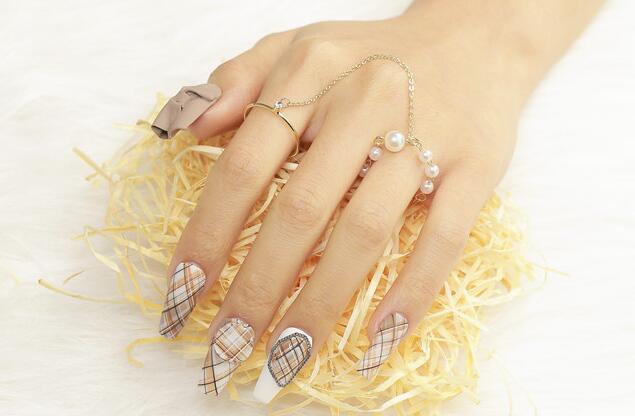 格紋美甲，麗竹學(xué)校美甲班作品分享