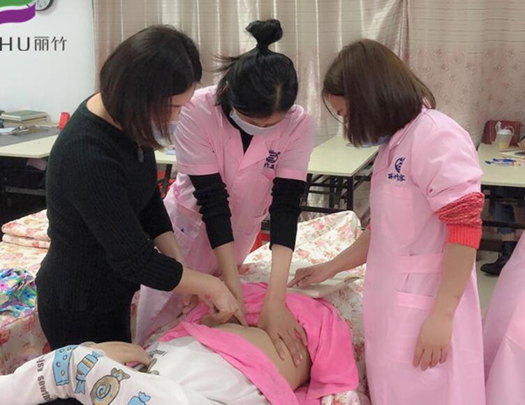 南寧美容培訓(xùn)哪家?guī)熧Y強(qiáng)？快來看看學(xué)員上課花絮吧