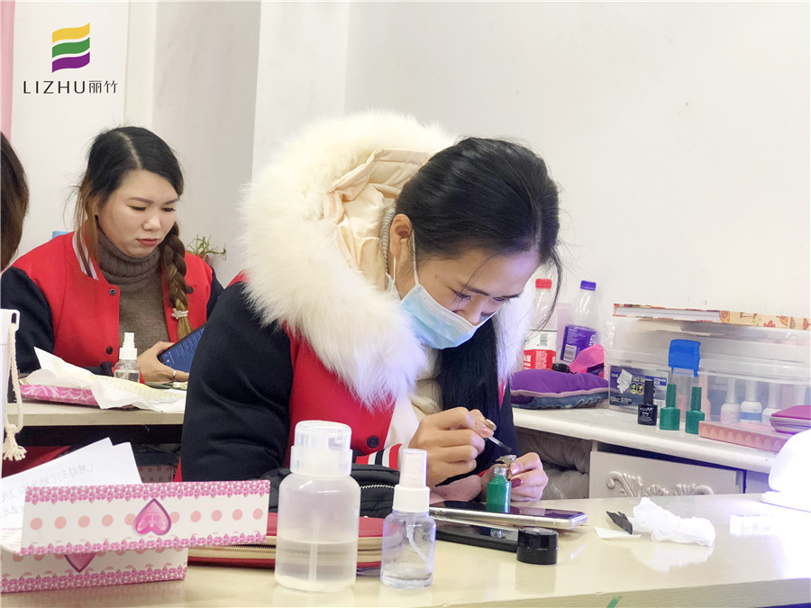 廣西美甲培訓哪家好？看看美甲學員畢業(yè)感言