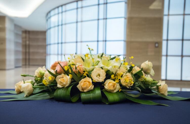 南寧花藝師培訓(xùn)班：桌花類(lèi)型介紹