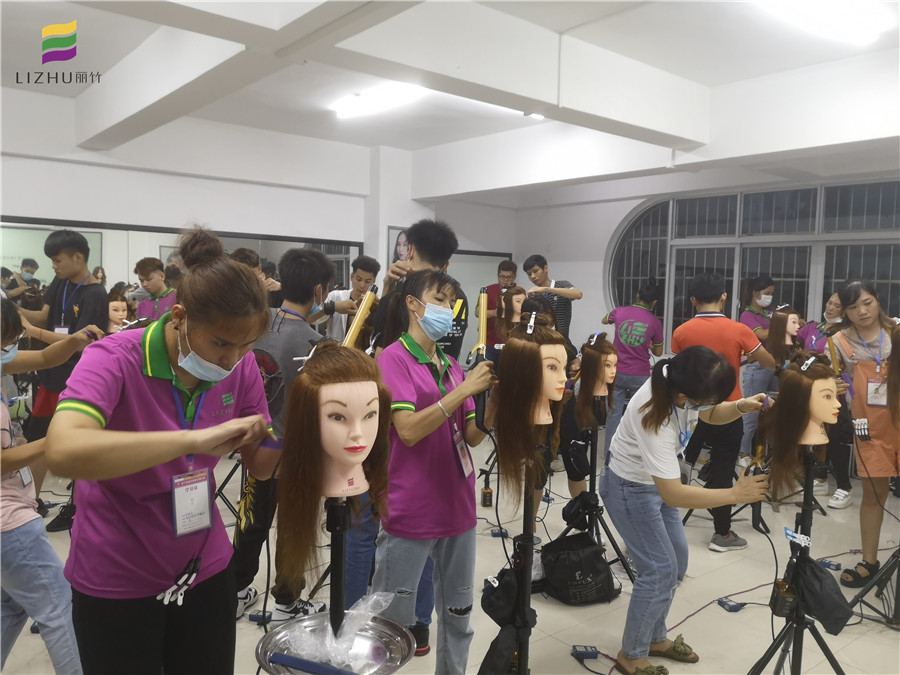 廣西美發(fā)師學(xué)什么？電棒使用技巧了解下