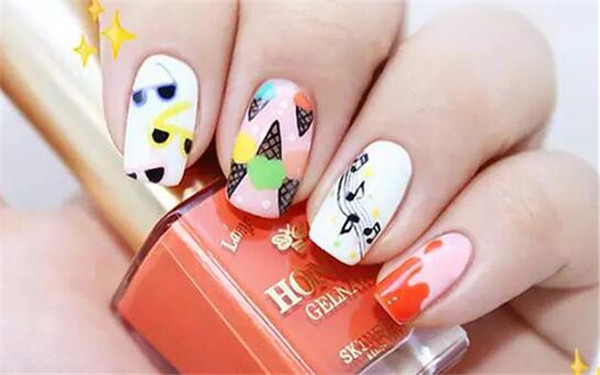 學(xué)習(xí)冰淇淋美甲教程，和廣西人氣高的美甲學(xué)校過夏天