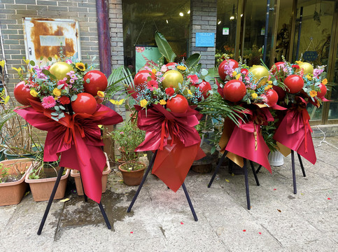 如何制作花籃？南寧插花培訓(xùn)班來(lái)幫你