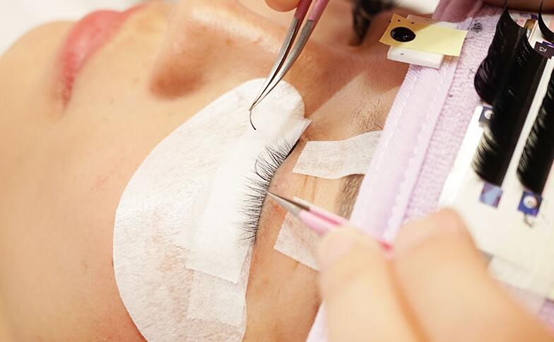 做完美睫為什么要補(bǔ)眉毛？去南寧美睫學(xué)校聽(tīng)聽(tīng)課