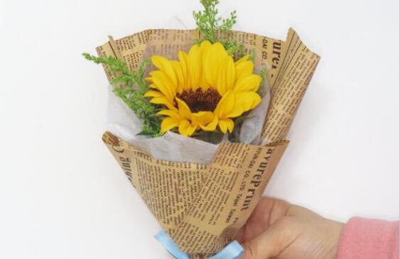 南寧專業(yè)花藝學(xué)校作品：甜美單支花束