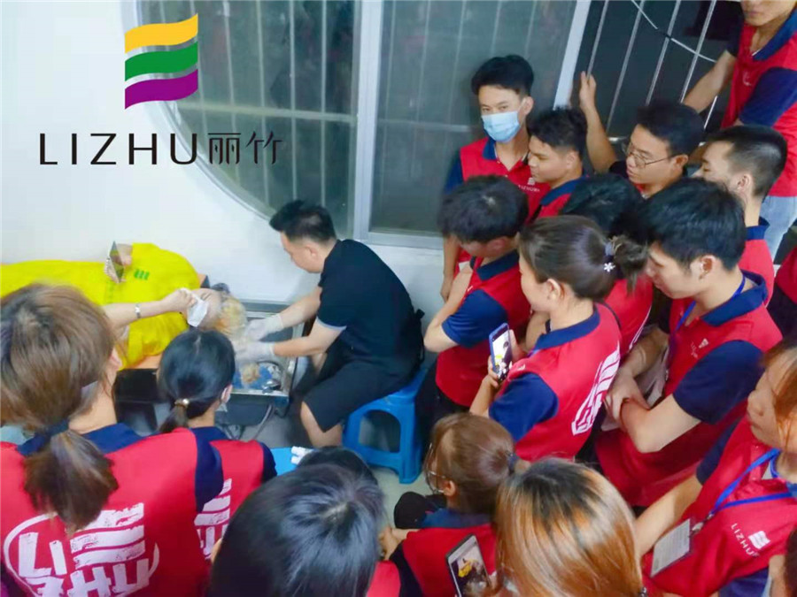 美發(fā)必學的染發(fā)技巧，廣西美發(fā)學校親囊相授