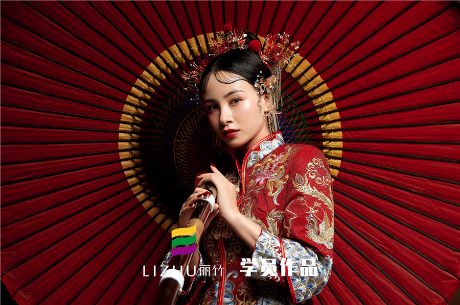 廣西專業(yè)化妝學(xué)校：秀禾新娘發(fā)型編發(fā)教程