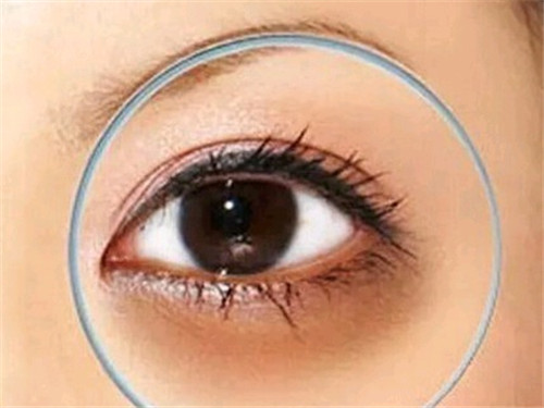 堪比PS的遮瑕教程，南寧學(xué)化妝的學(xué)校幫你找到了