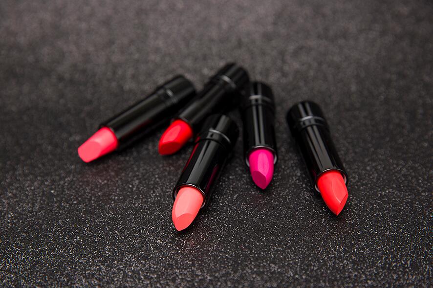 過期口紅用處多！快來聽聽南寧化妝培訓(xùn)班老師怎么說