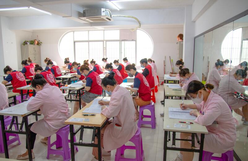 麗竹學(xué)?！吨屑?jí)美容師》考核7月2日開(kāi)考