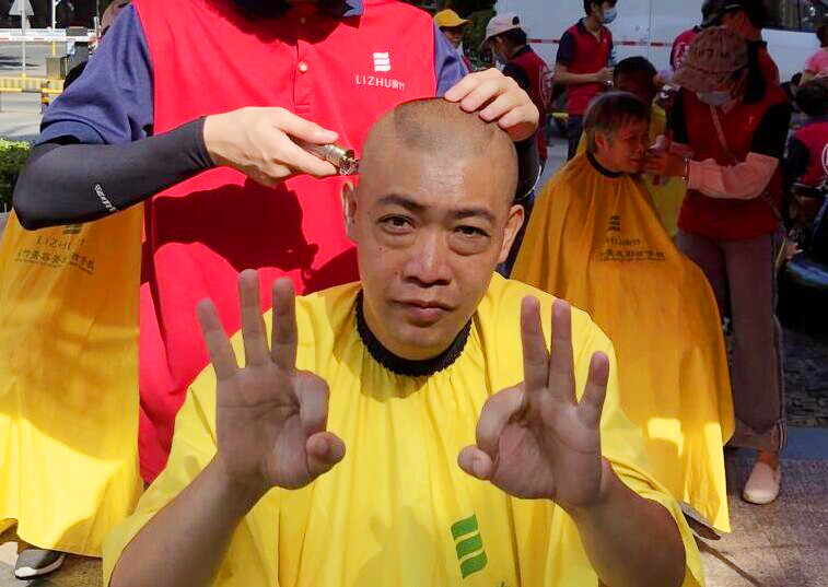 義剪活動受點贊，看看廣西美發(fā)學(xué)校哪家實踐機會多