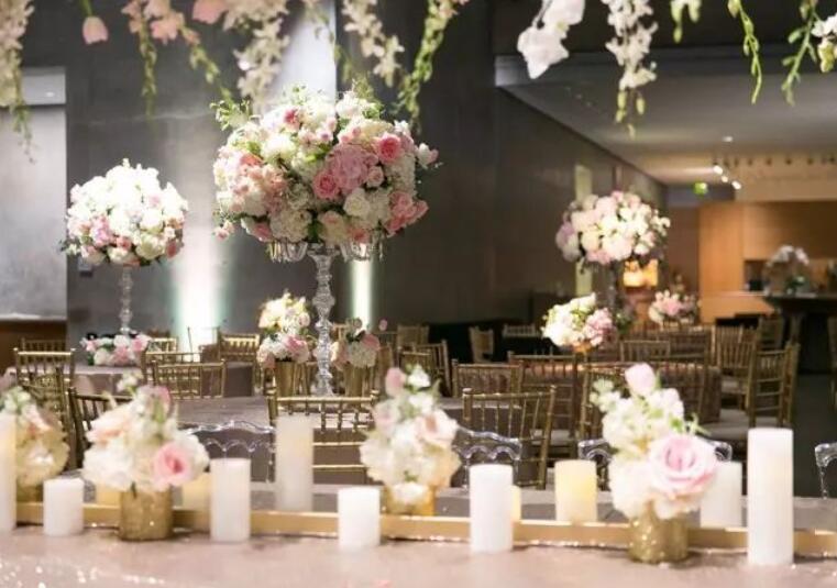 超實用的桌花布置技巧，南寧花藝培訓班幫你總結好了