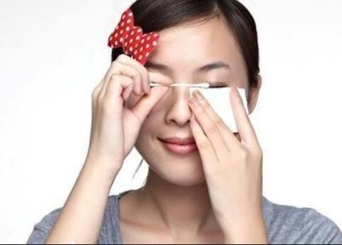 神奇卸內(nèi)眼線術(shù)，告訴你廣西化妝學(xué)校哪家有實力