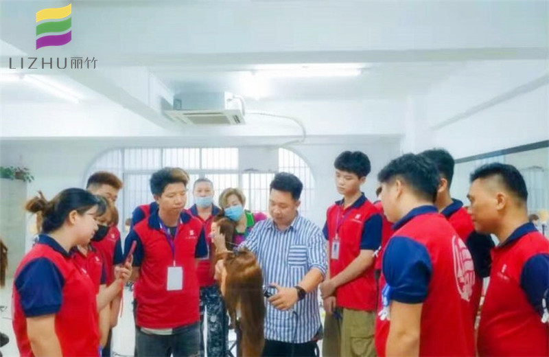 南寧學(xué)美發(fā)哪家好？看看麗竹火爆開班的程度就知道啦