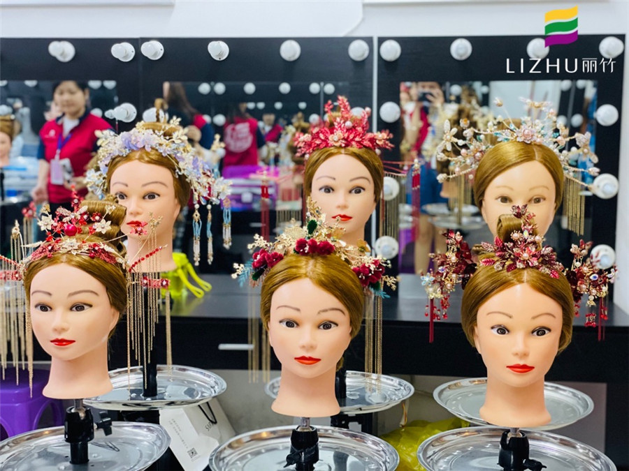 快看！廣西有名的化妝培訓(xùn)課堂實(shí)況