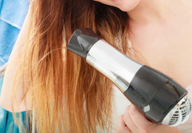 卷發(fā)怎么吹？廣西美發(fā)課程內(nèi)容里有