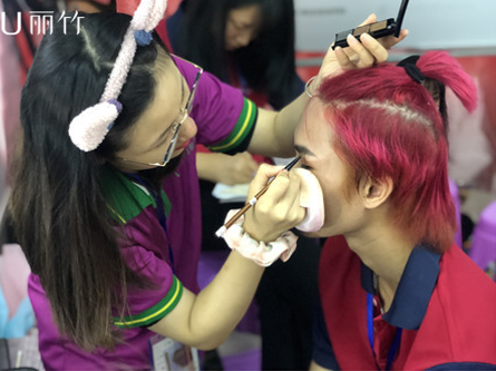 男士化妝的注意事項，南寧彩妝培訓班幫你劃重點