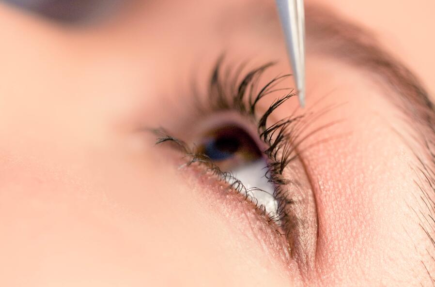 學(xué)美睫必備基本技法，看廣西美睫培訓(xùn)哪家好