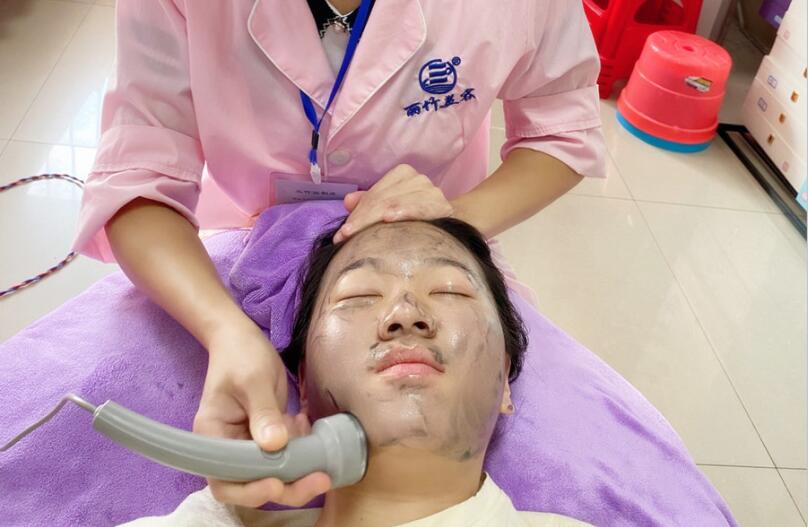 超聲波面部排毒的好處，南寧學(xué)美容的機(jī)構(gòu)告訴你