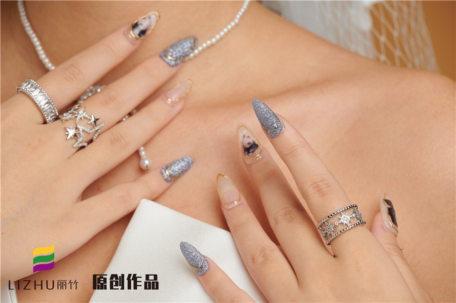 貼甲片能維持多久？廣西美甲基礎(chǔ)學(xué)校告訴你