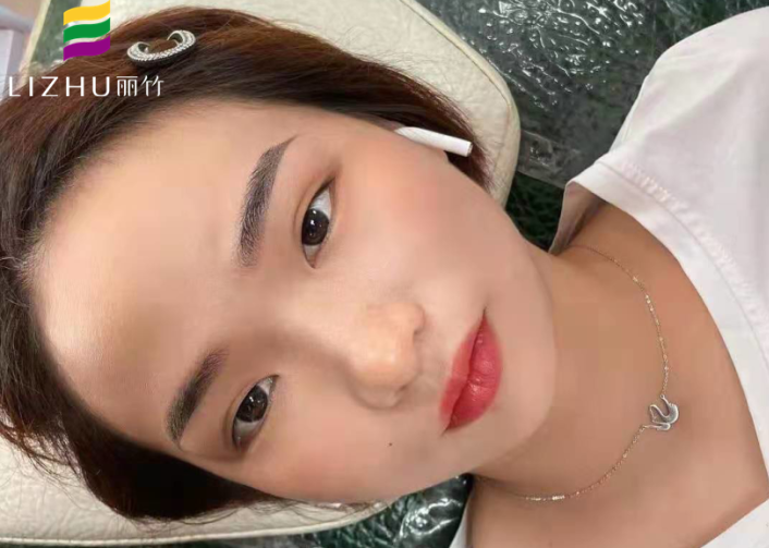 紋眉后眉毛會消失嗎？南寧正規(guī)紋繡培訓來解答