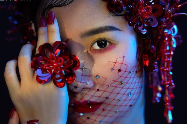 輕奢復(fù)古名媛造型，看南寧化妝學(xué)校哪家?guī)熧Y強(qiáng)