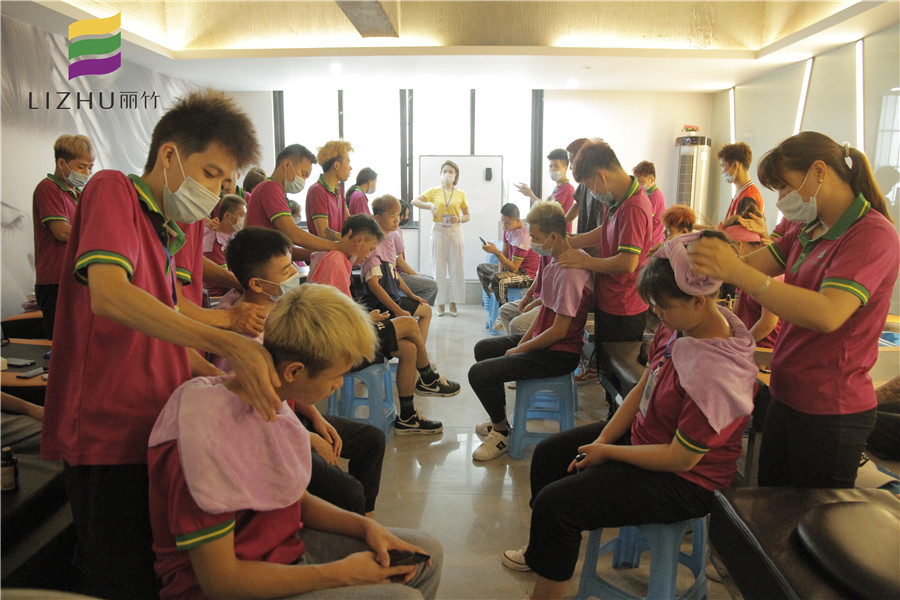 美發(fā)洗護(hù)按摩手法，廣西美發(fā)排行準(zhǔn)備好了