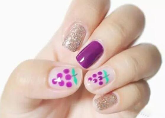 葡萄美甲怎么畫？廣西美甲培訓(xùn)教你