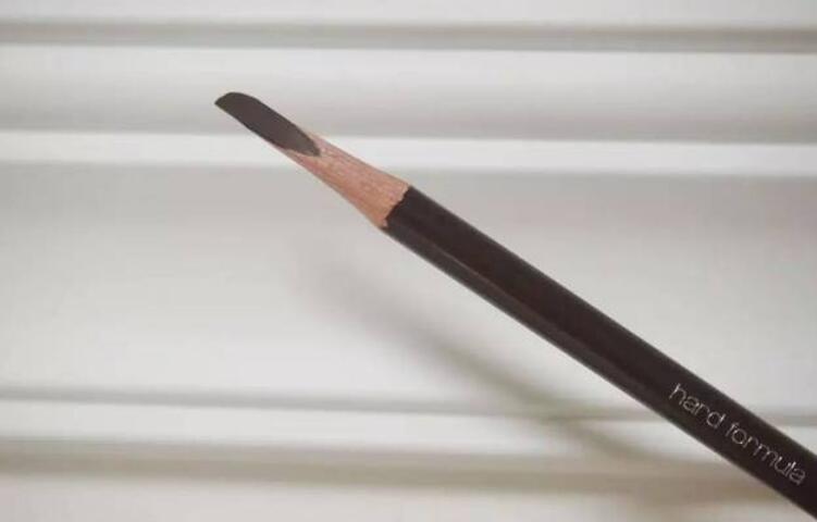 砍刀眉筆怎么快速上色？廣西學化妝的學校教你