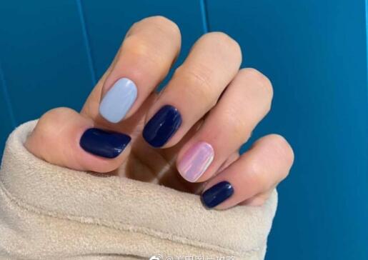 藍(lán)黑系秋冬美甲，南寧美甲培訓(xùn)班教你畫