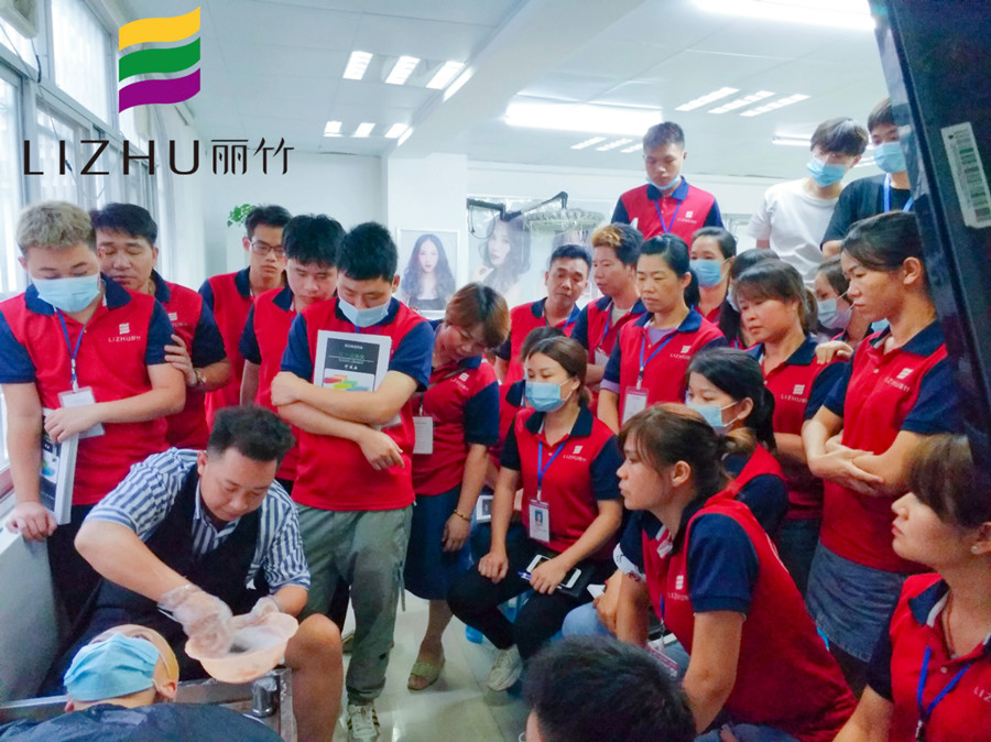 長(zhǎng)發(fā)秋冬護(hù)理注意事項(xiàng)，快來(lái)南寧學(xué)理發(fā)的學(xué)校學(xué)習(xí)