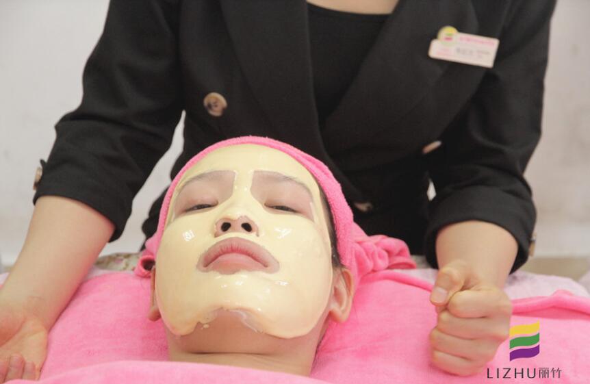 學(xué)秋季護(hù)膚技巧，感受南寧美容培訓(xùn)學(xué)校哪家好