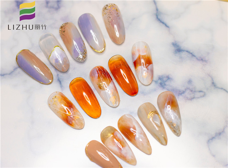 看秋季暈染美甲，感受廣西學(xué)美甲哪家專(zhuān)業(yè)