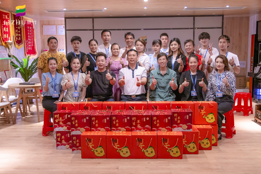 麗竹學(xué)校中秋祝福：團(tuán)團(tuán)圓圓，其樂融融