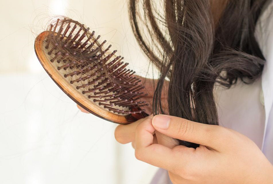 秋季防脫技巧，來(lái)廣西專(zhuān)業(yè)美發(fā)學(xué)校學(xué)習(xí)下
